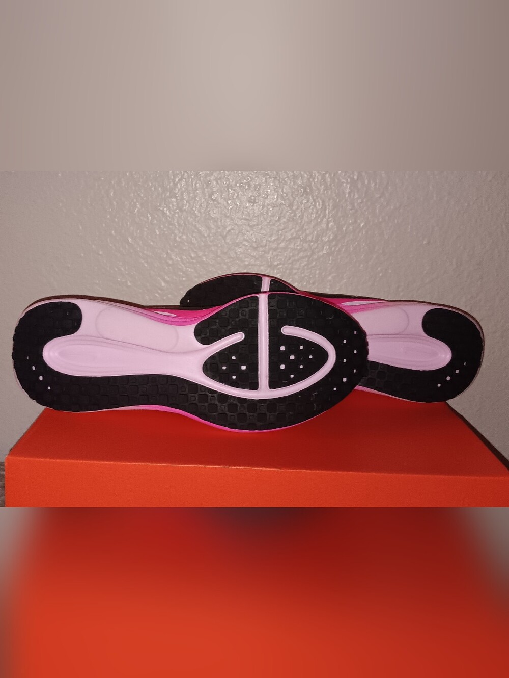 Nike Women’s Revolution 8 Light Pink and Hot Pink Athletic Running Shoes - Picture 7 of 8